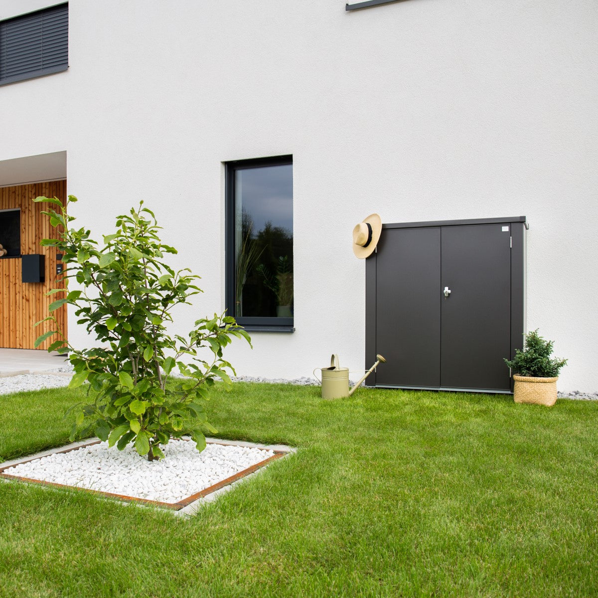 Biohort | 4x2x5 ft Romeo Storage Locker - Dark Gray