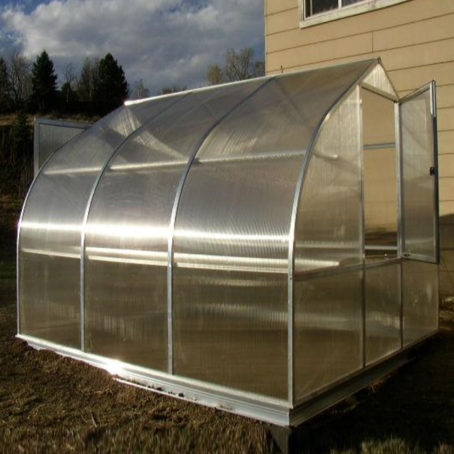Hoklartherm | 9ft 8in x 10ft 6in x 7ft 7in Riga 3 Hobby Greenhouse Kit With 8mm Twin-wall Polycarbonate Glazing