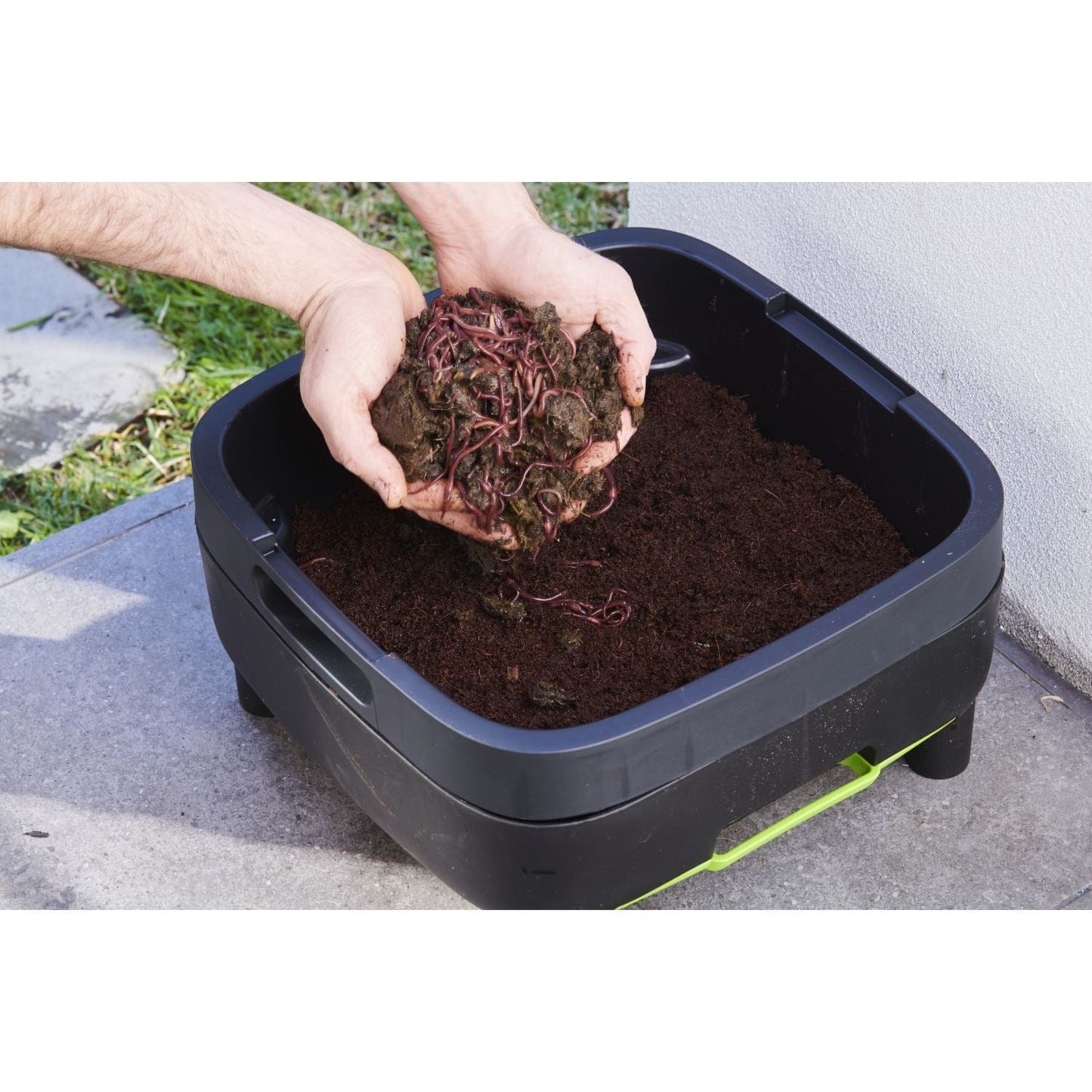 Riverstone Industries Gardening Riverstone | Maze Large Three Worm Farm Starter Kit With Shelving RSI-MC-WORM-LFK