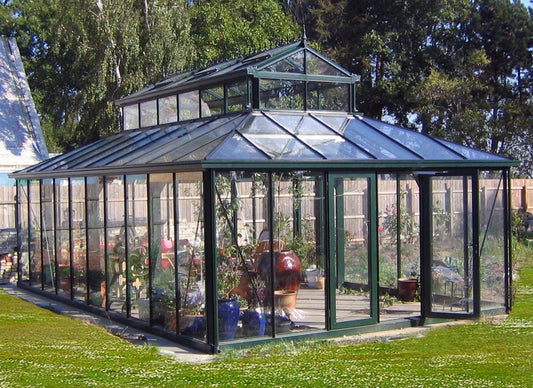 How to Choose a Greenhouse